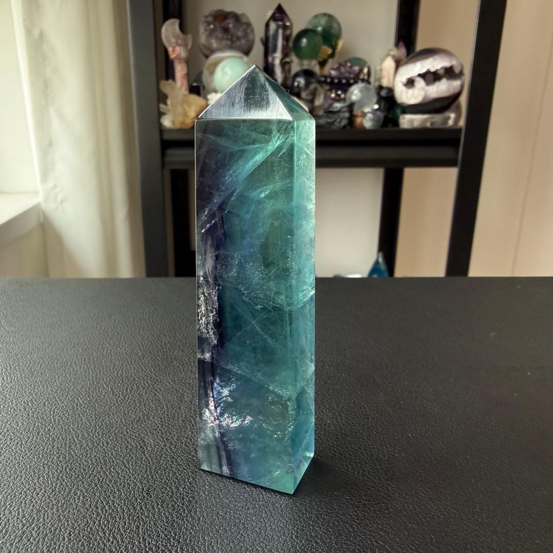 【ノブ】天然石フローライトのポイント　置物NO.030304