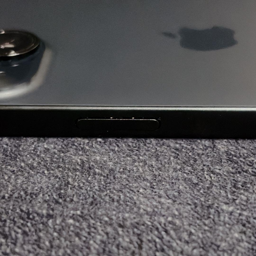 iPhone15 256GB ブラック 画面割れあり 動作良好 バッテリー86%