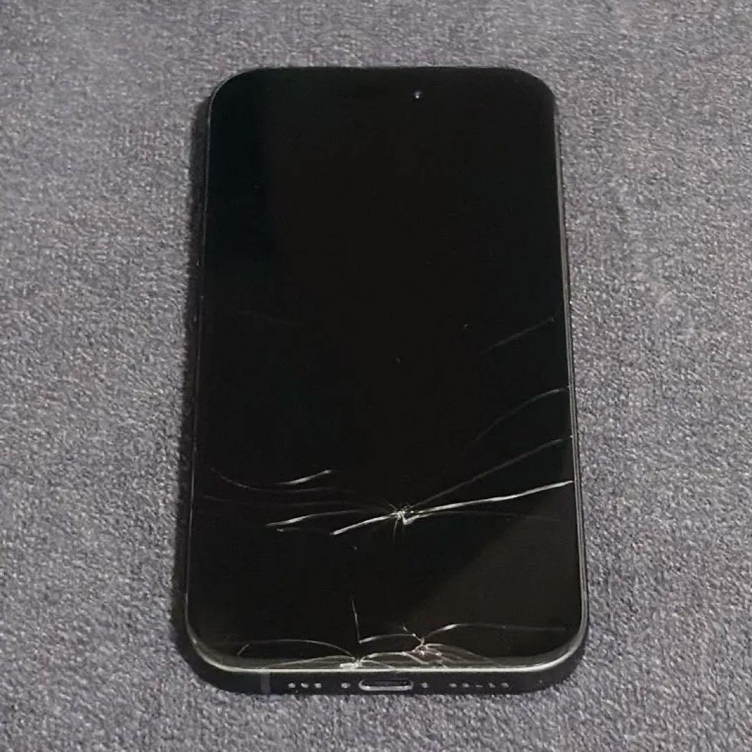 iPhone15 256GB ブラック 画面割れあり 動作良好 バッテリー86%