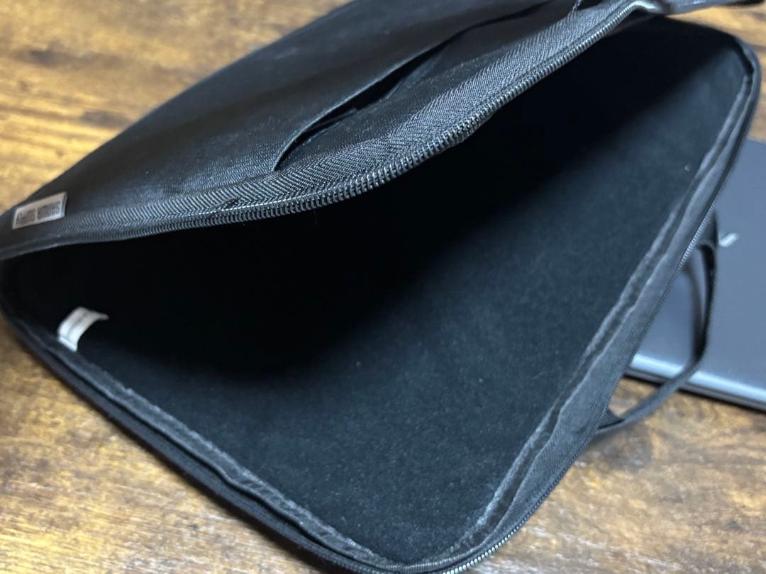 ASUS Chromebook 本体 持ち歩き式ケース付き 動作確認済み