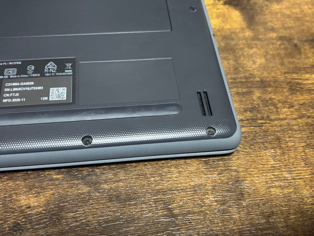 ASUS Chromebook 本体 持ち歩き式ケース付き 動作確認済み