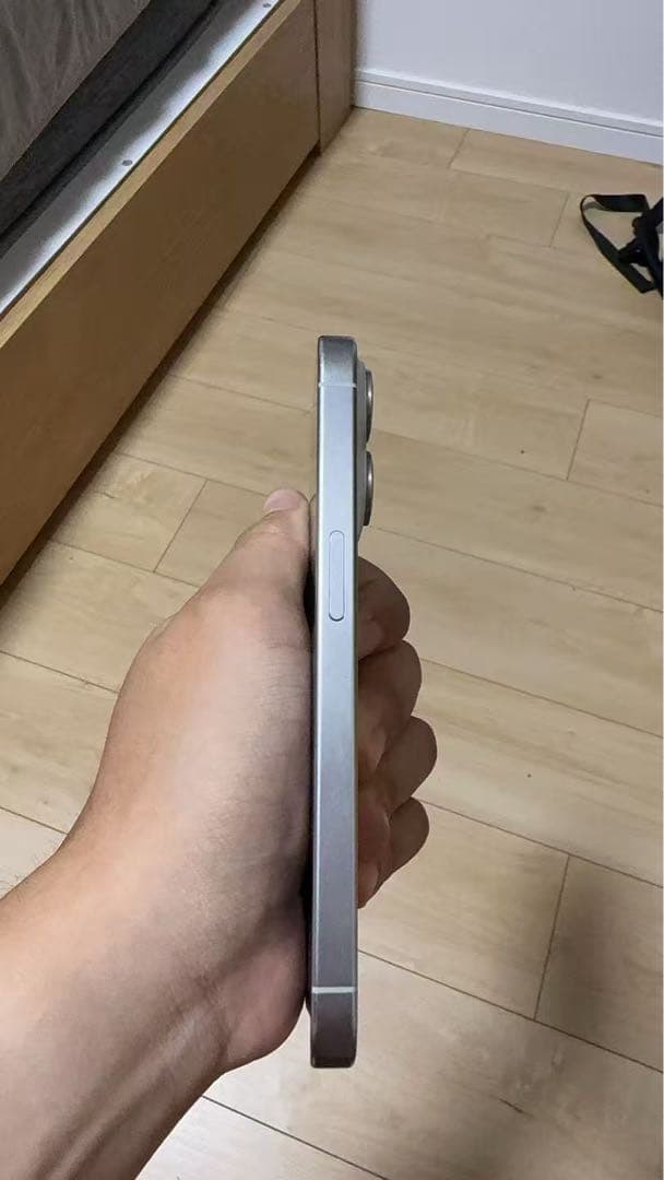 iPhone15 pro 256GB 白