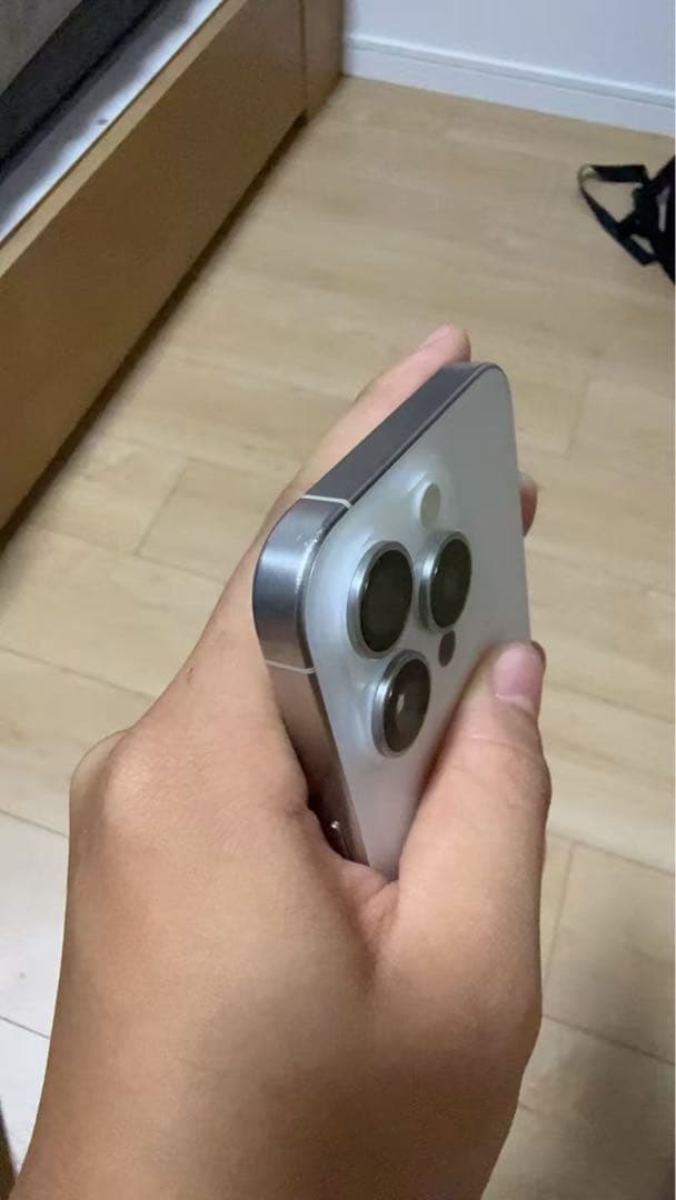 iPhone15 pro 256GB 白