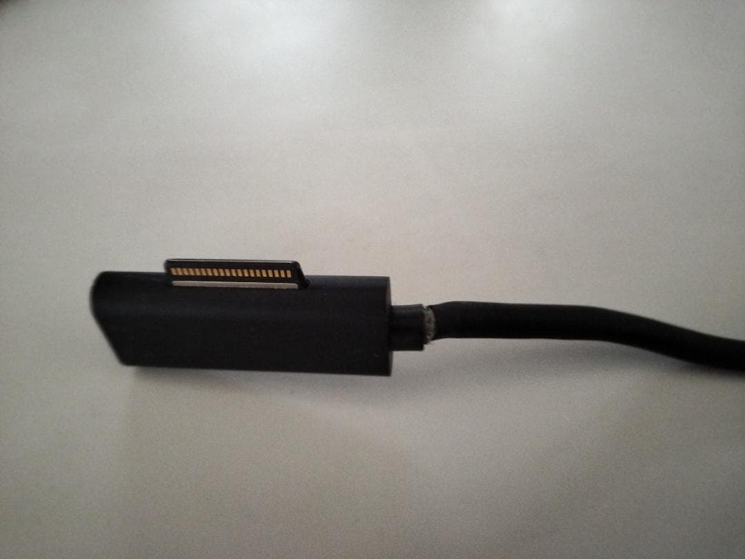 分配器・切替器 Microsoft Surface Dock 2