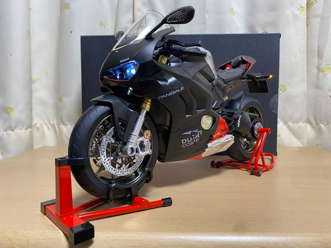 DUCATI パニガーレV4 SP2 1/6スケール　ドゥカティ