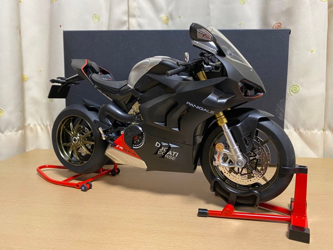 DUCATI パニガーレV4 SP2 1/6スケール　ドゥカティ