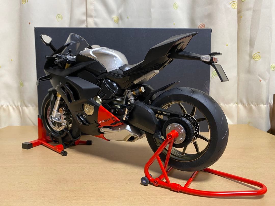 DUCATI パニガーレV4 SP2 1/6スケール　ドゥカティ