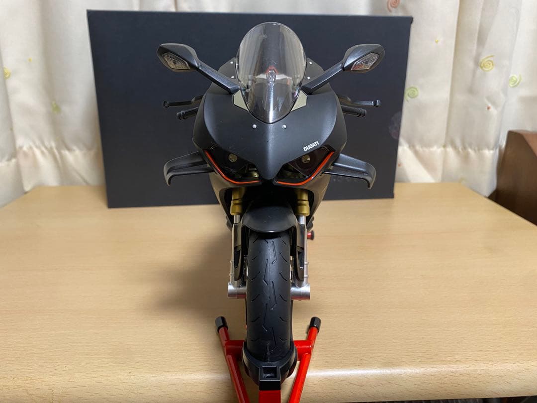 DUCATI パニガーレV4 SP2 1/6スケール　ドゥカティ