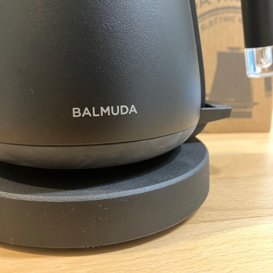 あ*ゅ様 【美品】バルミューダ　ケトル　ブラック