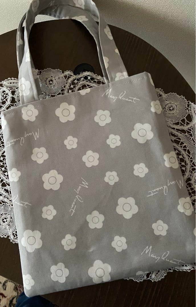 手刺繍ハンドメイドミニトート　　タブレットが入る大きさ