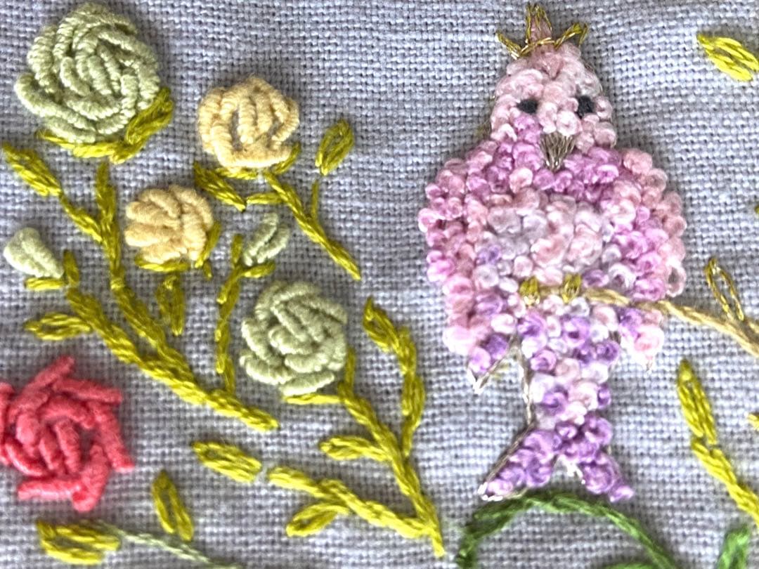 手刺繍ハンドメイドミニトート　　タブレットが入る大きさ