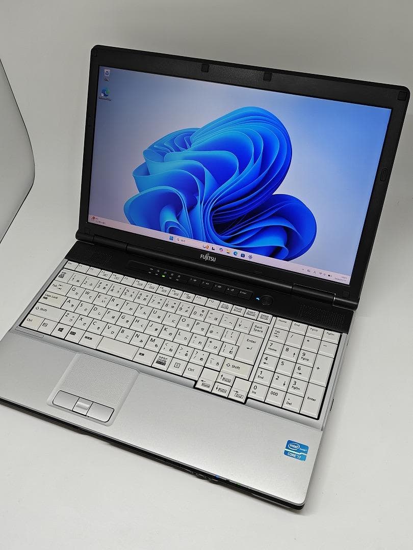 【FUJITSU】爆速 Core i7/新品SSD128GBノートパソコン　E2