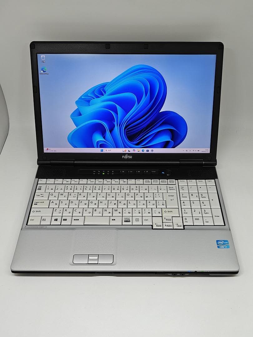 【FUJITSU】爆速 Core i7/新品SSD128GBノートパソコン　E2