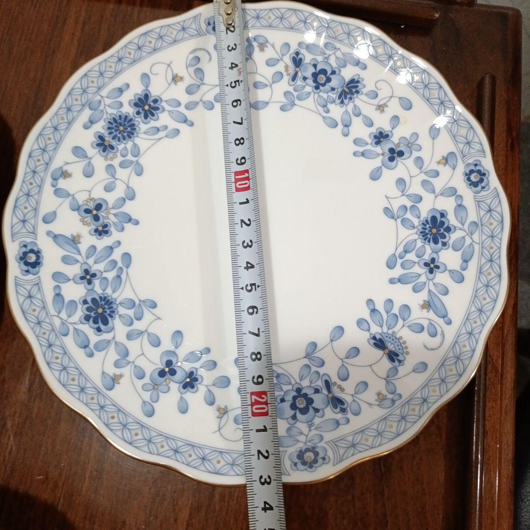 ナルミボーンチャイナ　 青い花柄の陶磁器皿セット