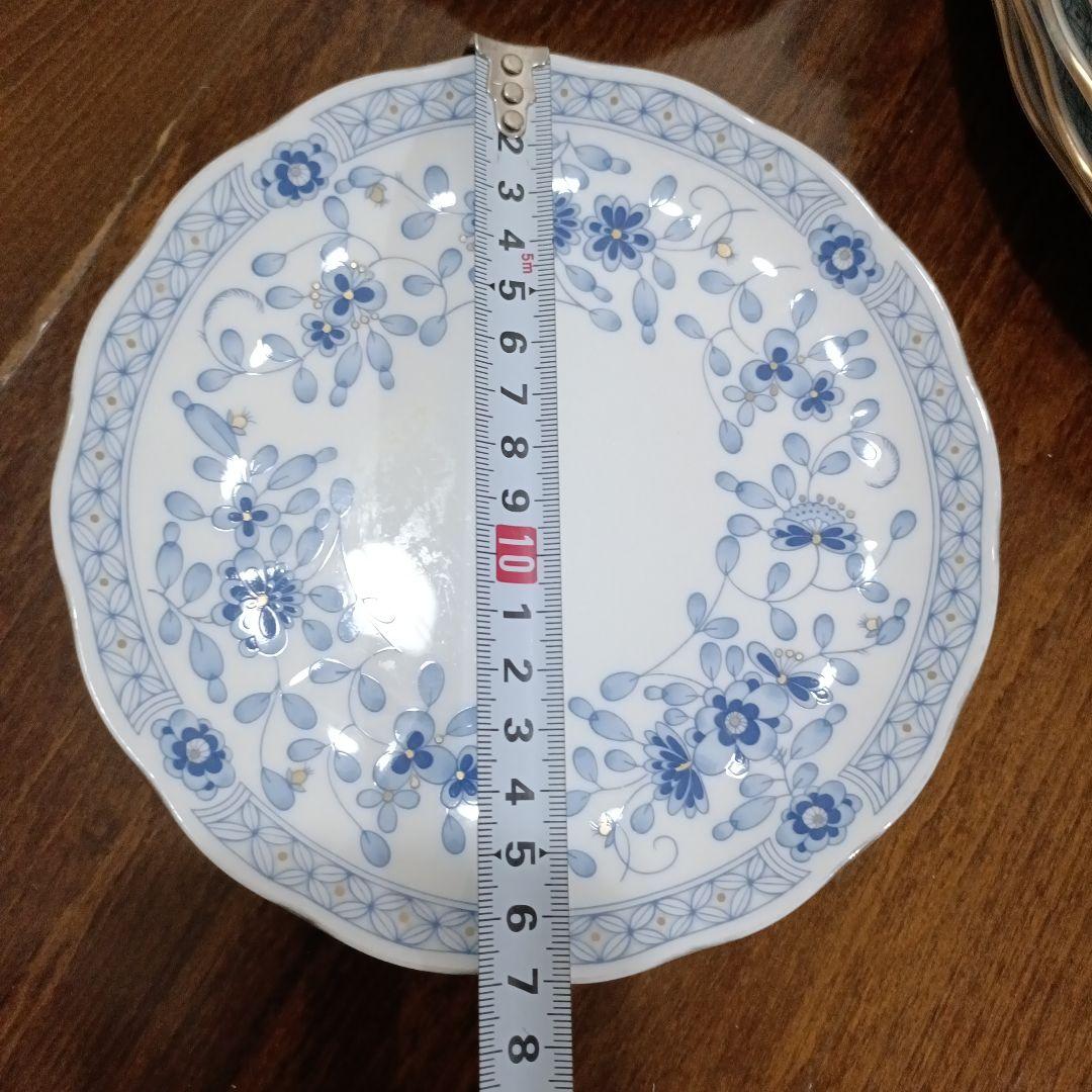 ナルミボーンチャイナ　 青い花柄の陶磁器皿セット
