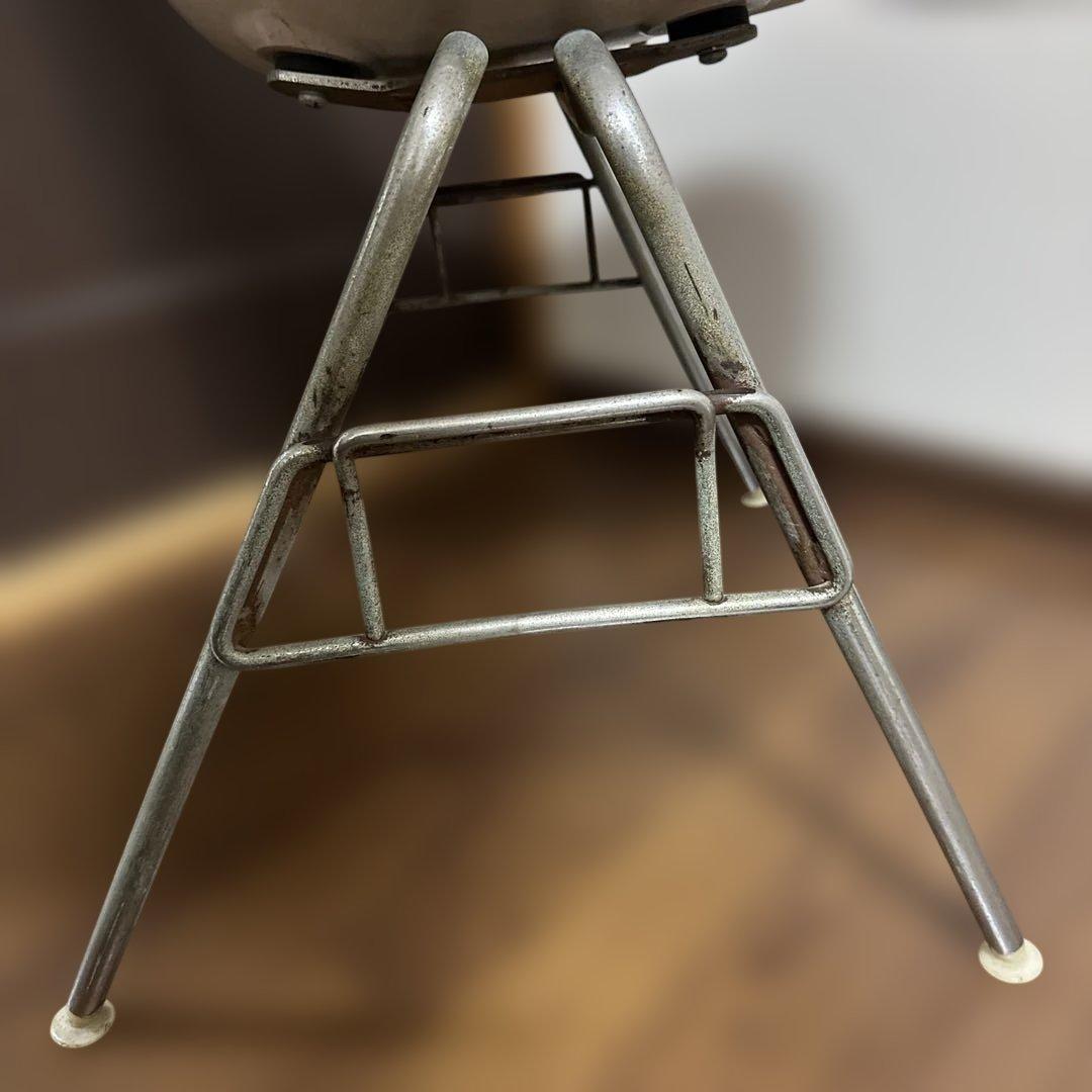 イームズチェア　スタッキングベース　オレンジ3