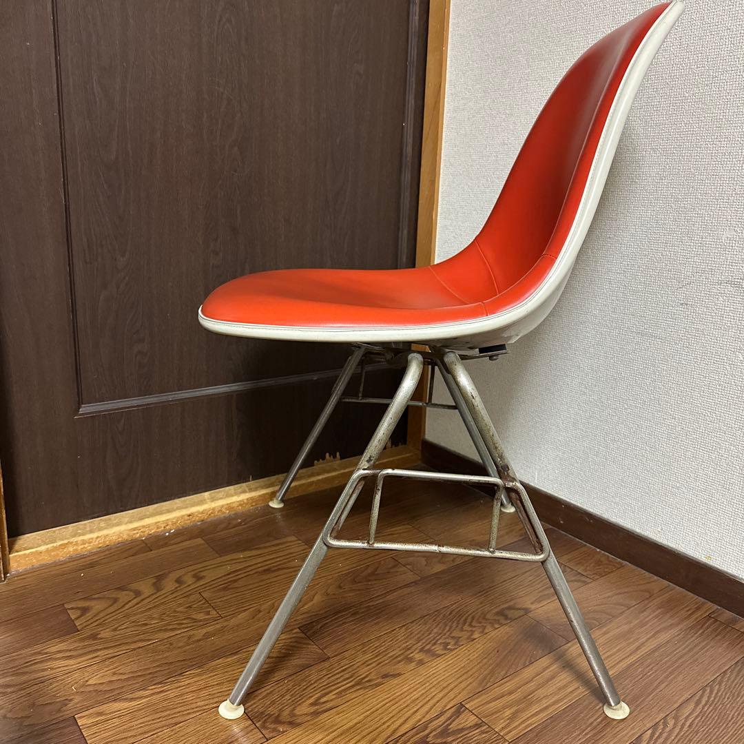 イームズチェア　スタッキングベース　オレンジ3