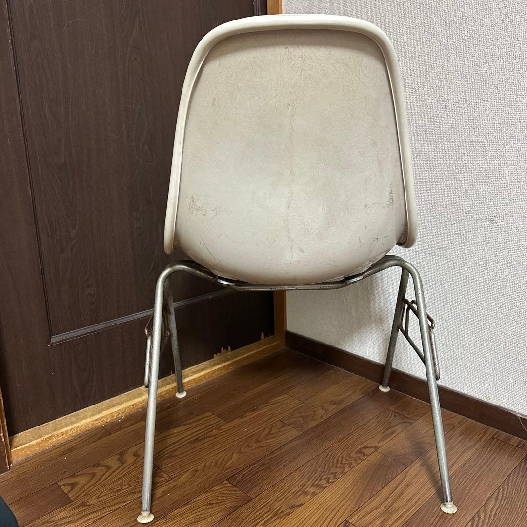 イームズチェア　スタッキングベース　オレンジ3