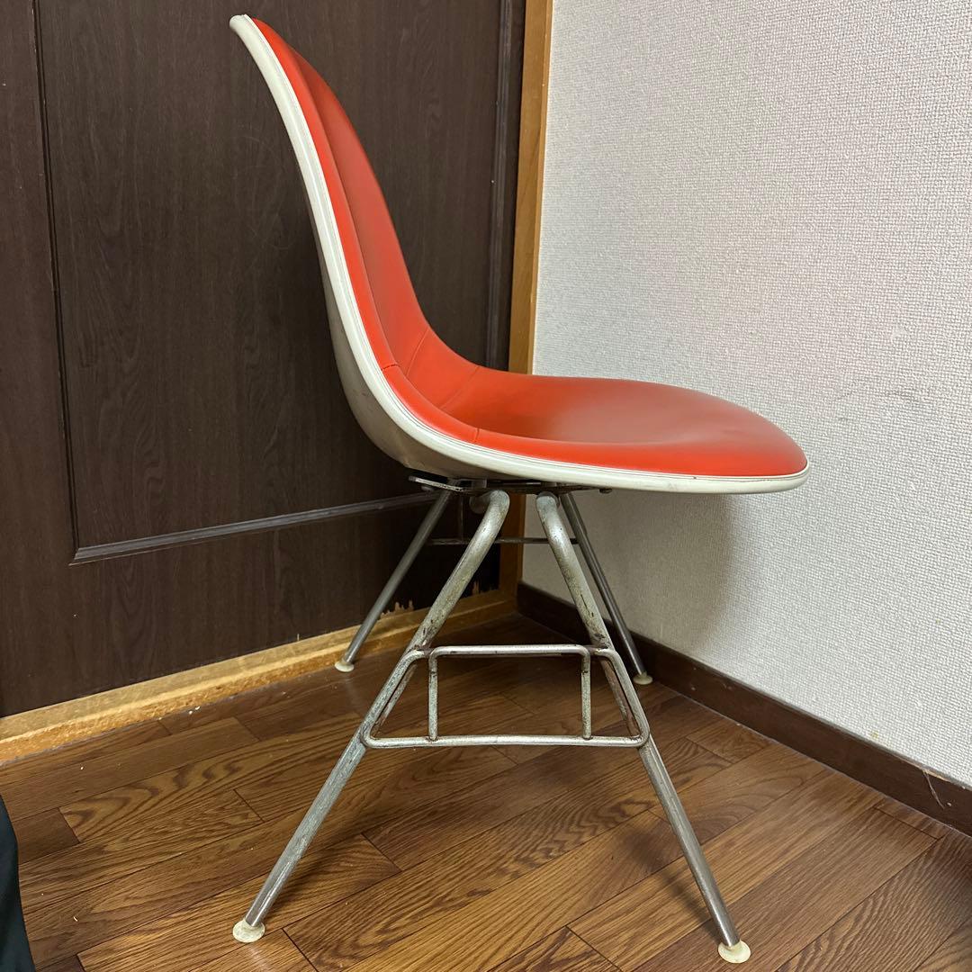イームズチェア　スタッキングベース　オレンジ3
