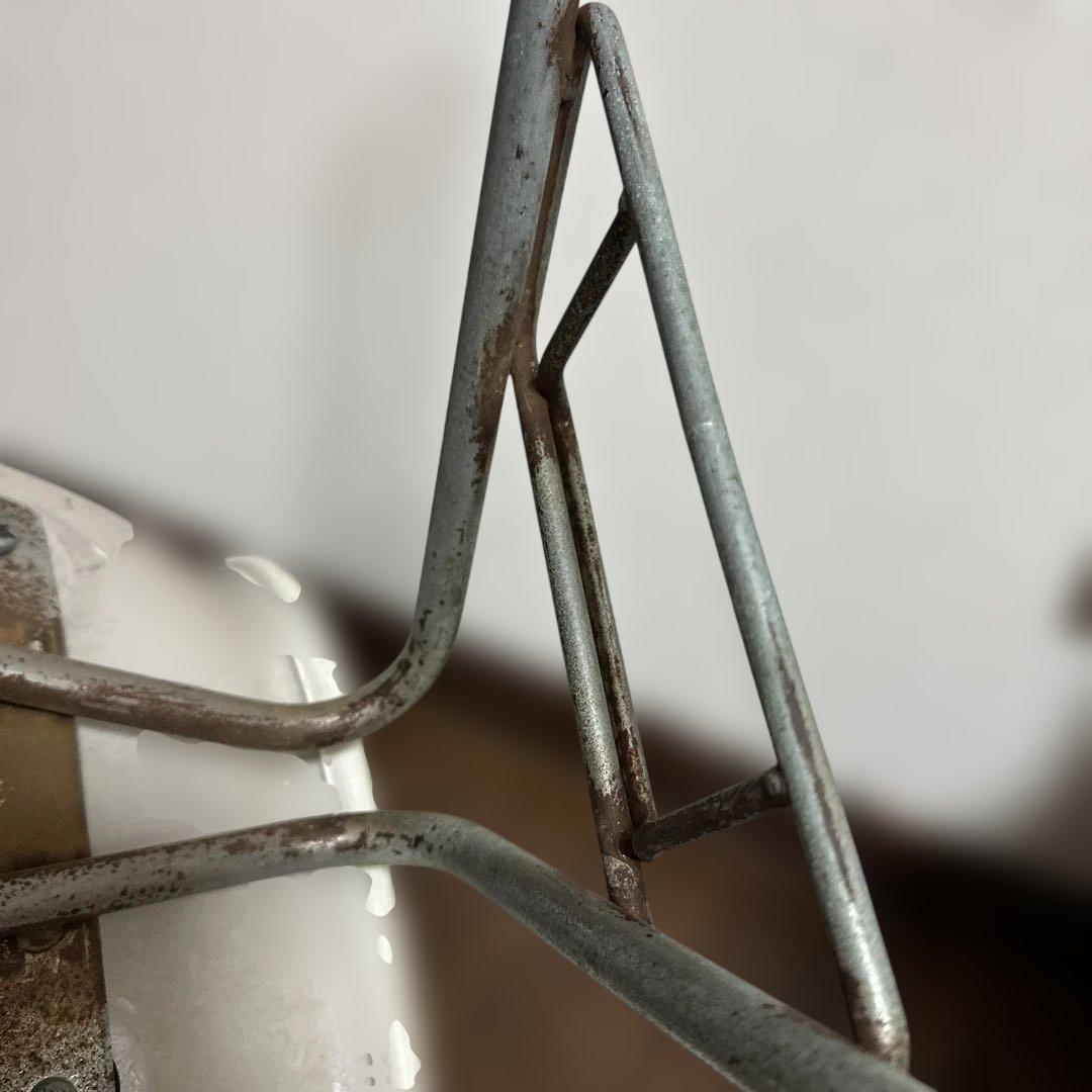 イームズチェア　スタッキングベース　オレンジ3