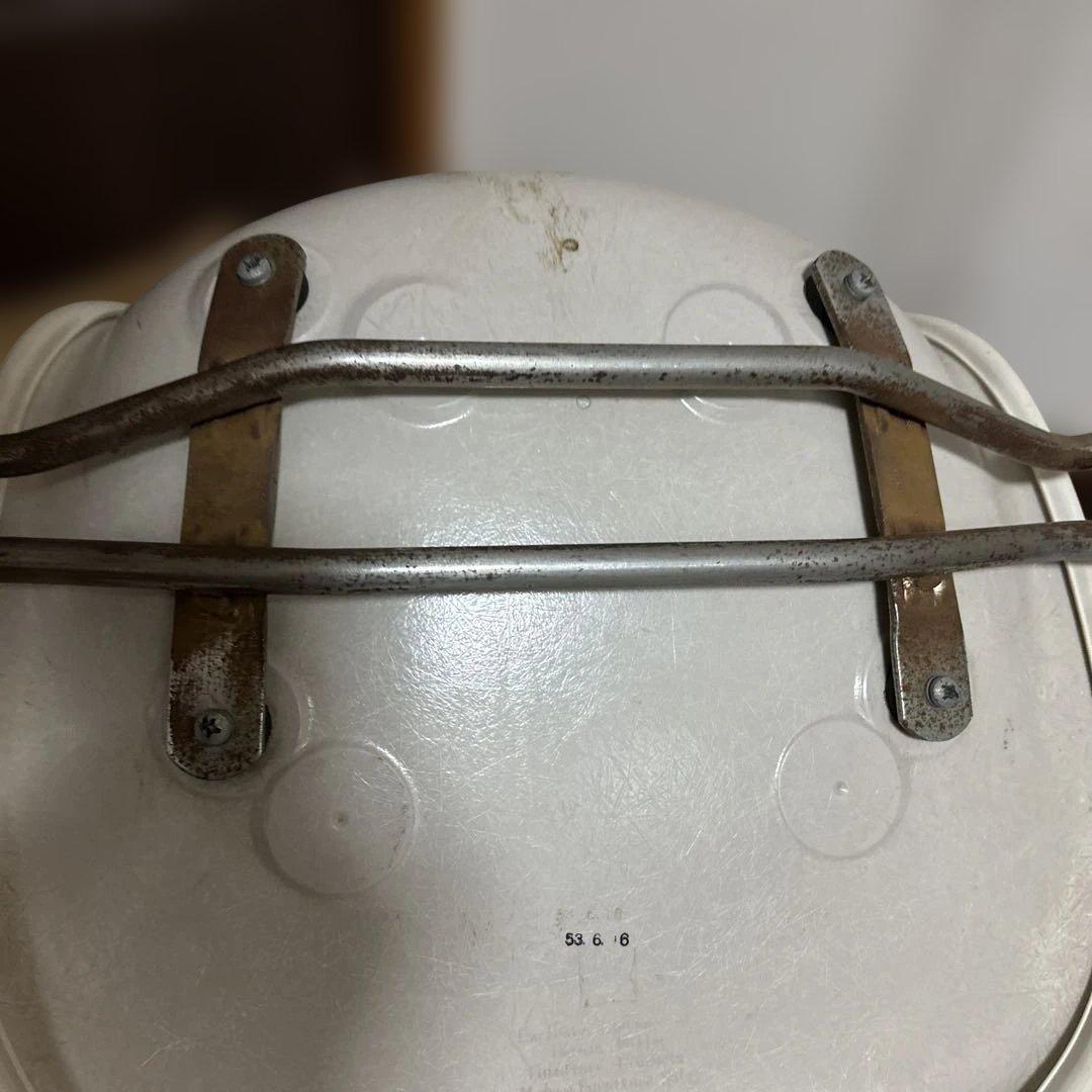 イームズチェア　スタッキングベース　オレンジ3