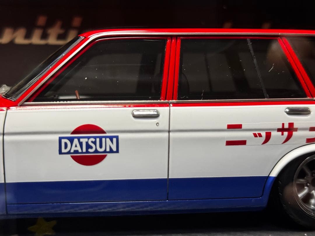 1/18 Datsun Bluebird (510) Wagon 赤/青/白