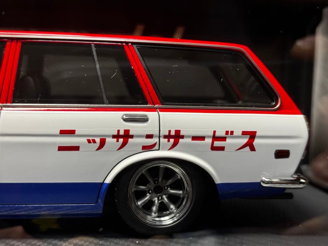 1/18 Datsun Bluebird (510) Wagon 赤/青/白