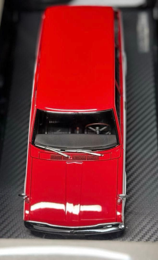 1/18 Datsun Bluebird (510) Wagon 赤/青/白