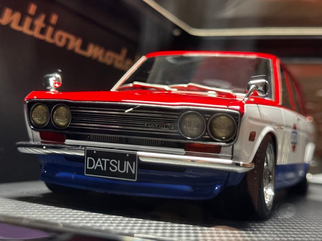 1/18 Datsun Bluebird (510) Wagon 赤/青/白