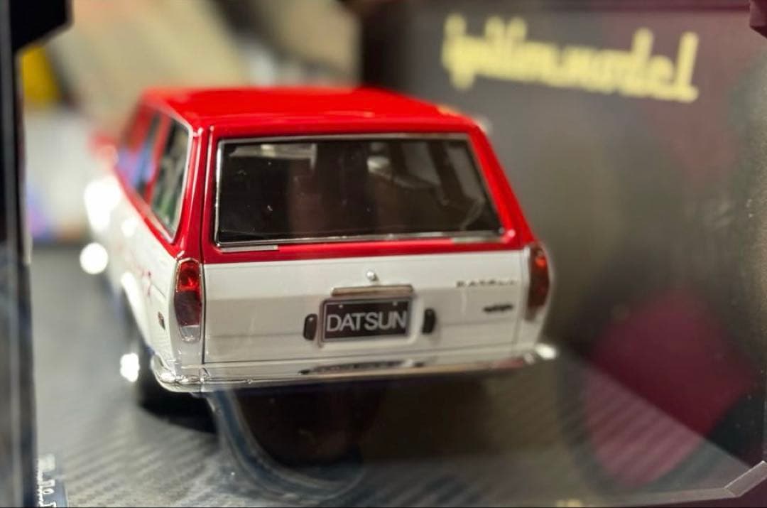1/18 Datsun Bluebird (510) Wagon 赤/青/白