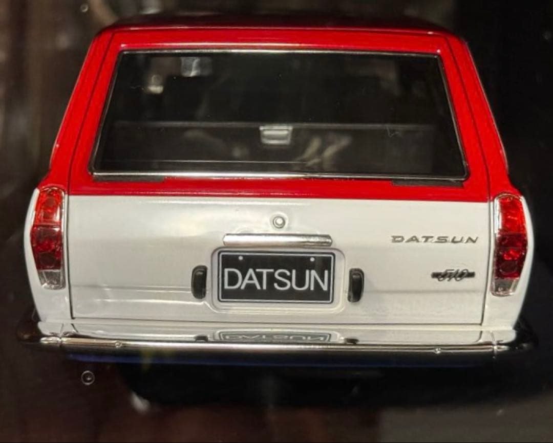 1/18 Datsun Bluebird (510) Wagon 赤/青/白