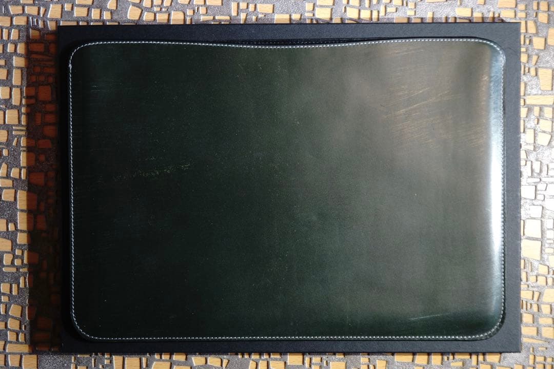 【新品】国立商店レザースリーブ／MacBook Air用／ブライドルレザ ー