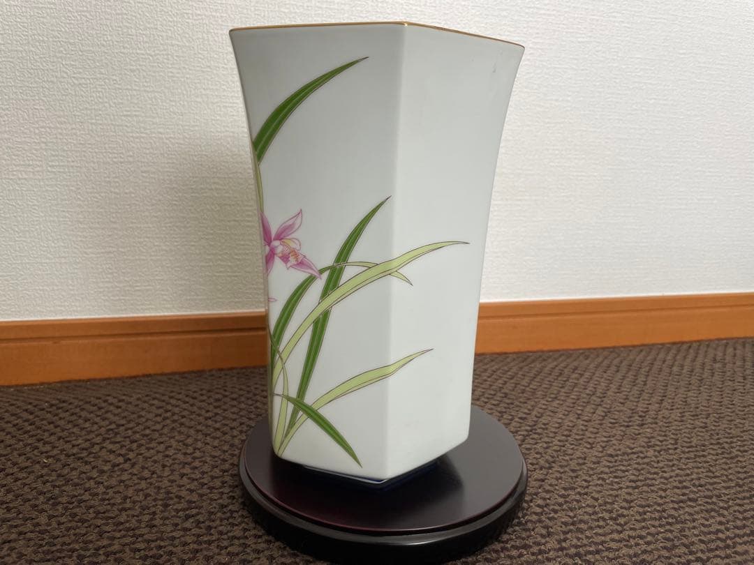 香蘭社　六角花瓶　金彩