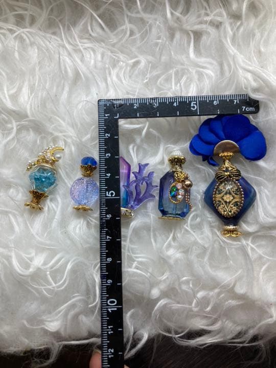 ★ ミニチュア　ビーズ　香水　★  アイシードール　深海