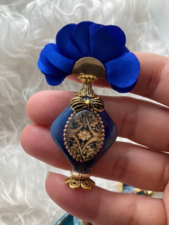 ★ ミニチュア　ビーズ　香水　★  アイシードール　深海