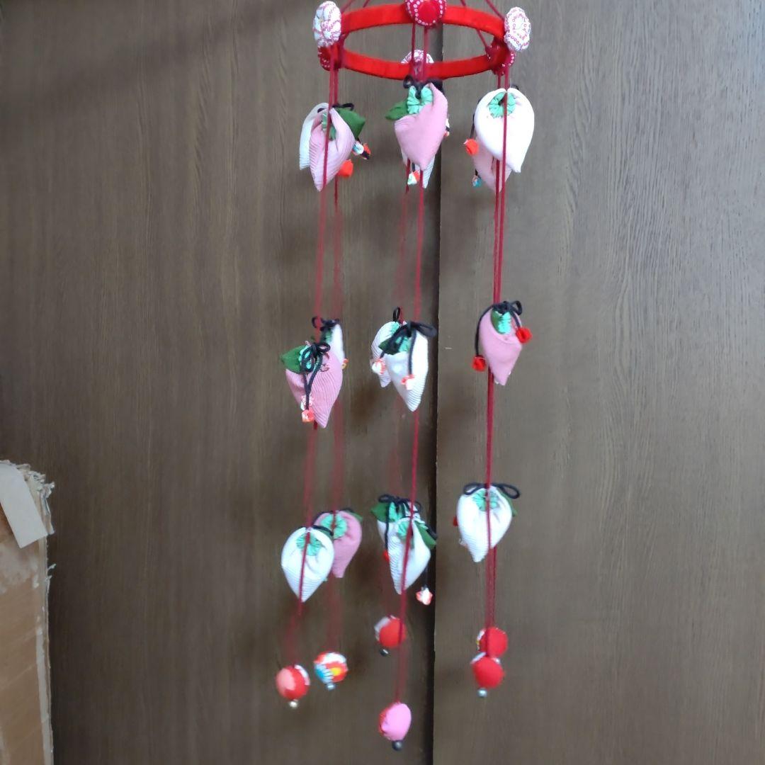 ハンドメイドの桃の吊るし飾り