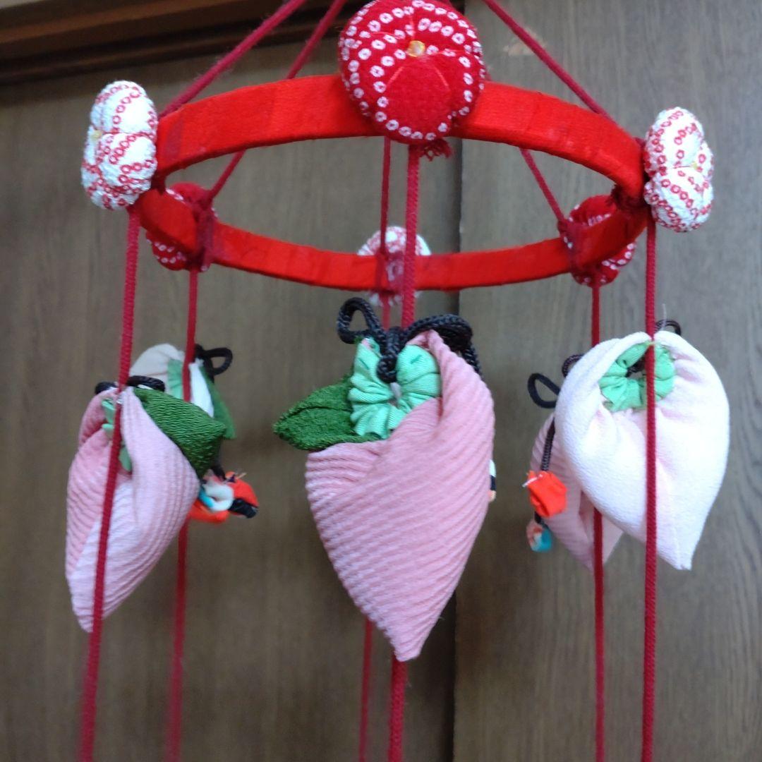 ハンドメイドの桃の吊るし飾り