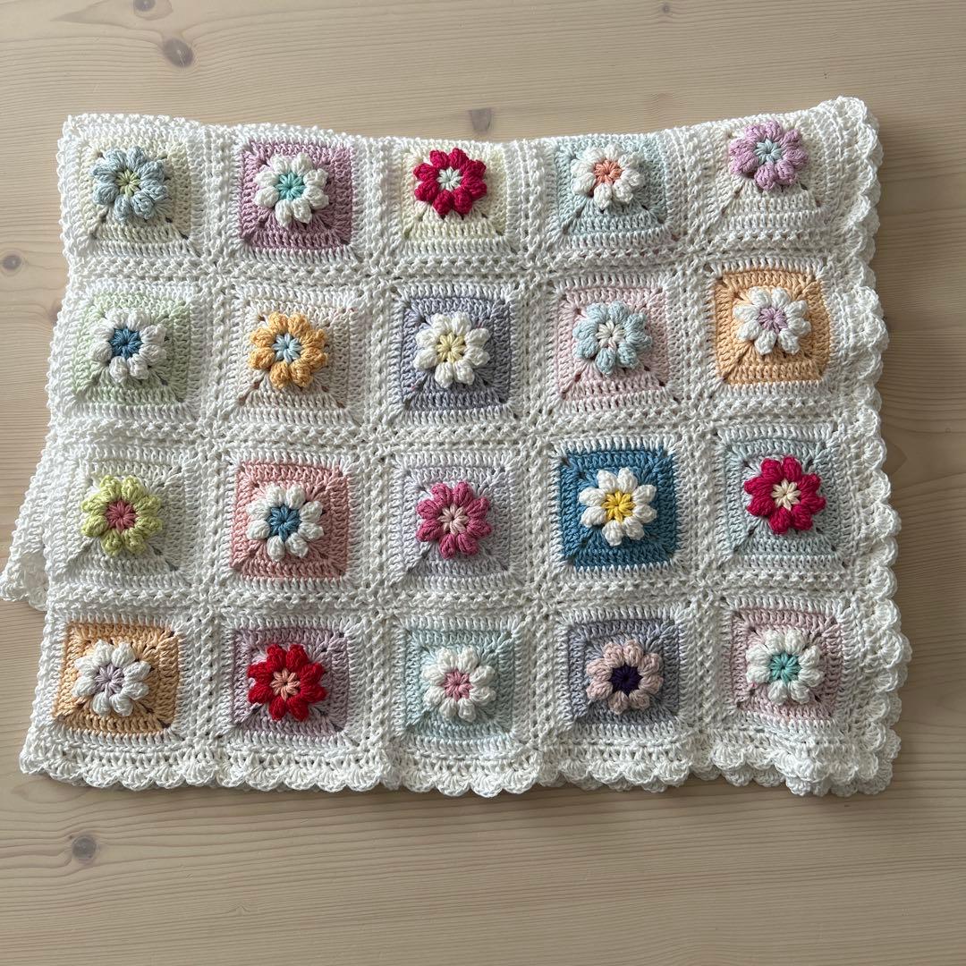 ぷっくり。お花のモチーフ編み マルチカバー ブラケット