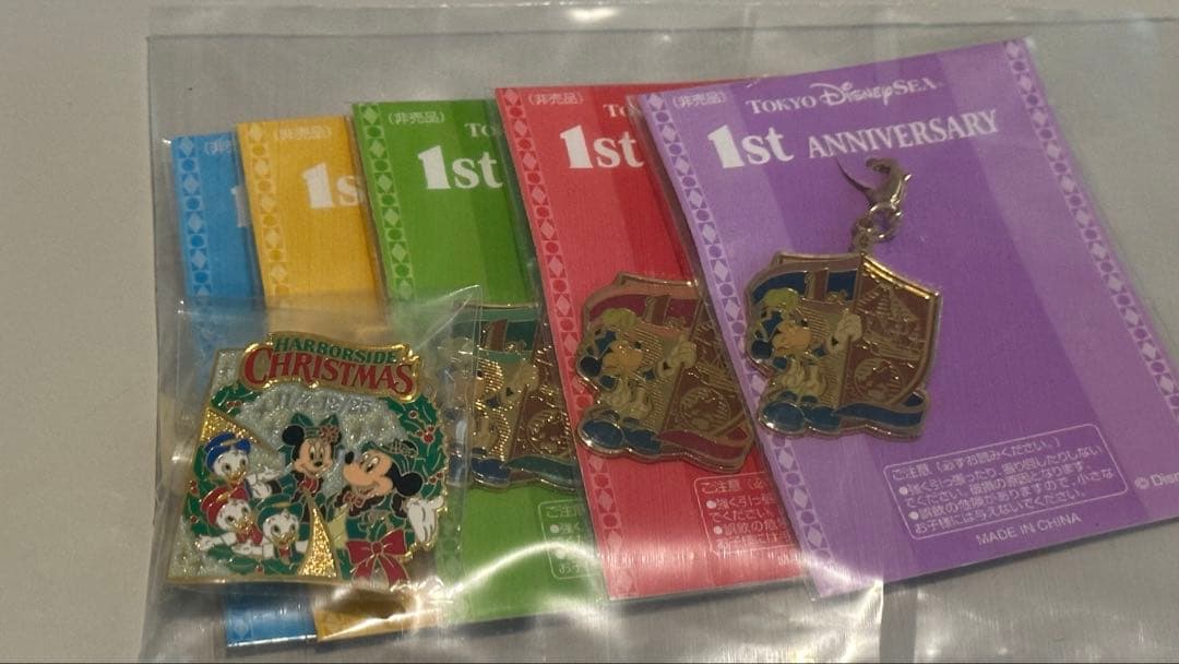 激レア　ディズニーシー1周年記念ミッキーマウスチャーム