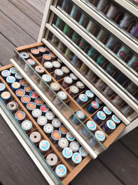 糸ケース　昭和レトロ 糸680個以上付き　　期間限定お値下げ中