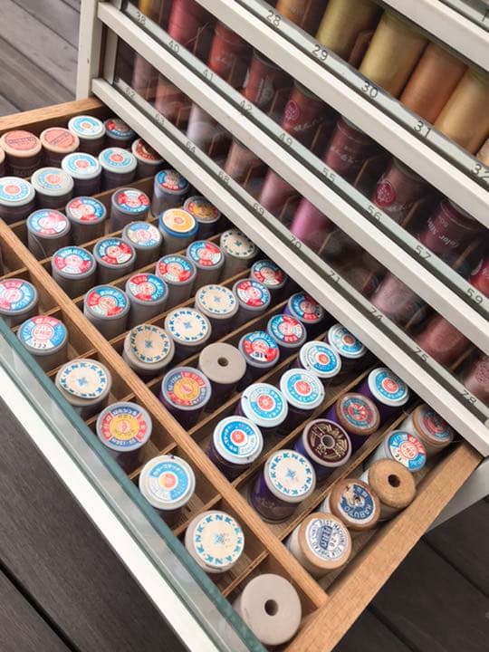 糸ケース　昭和レトロ 糸680個以上付き　　期間限定お値下げ中