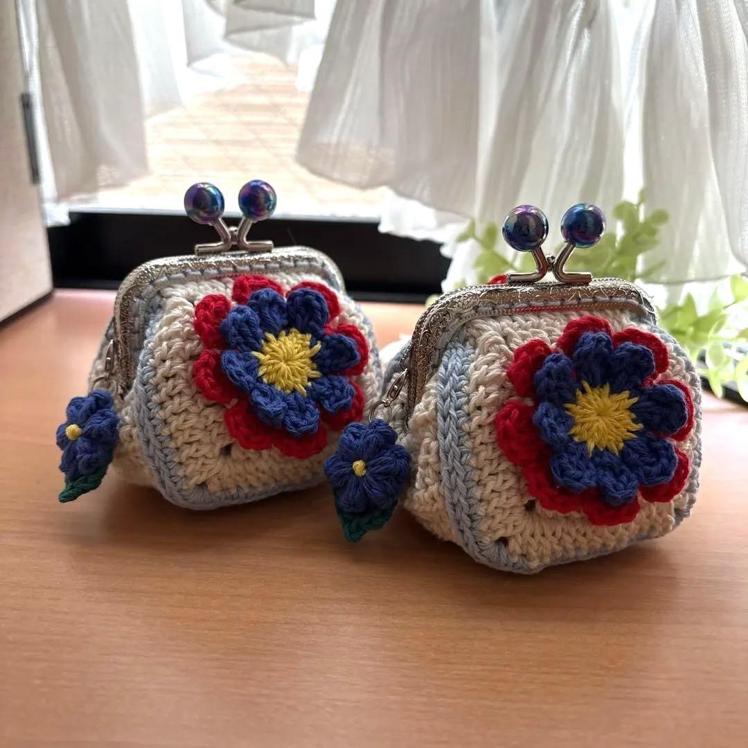 ハンドメイド　かぎ編みがま口ポーチ　小銭入れ　お花モチーフ編み　グラニースクエア