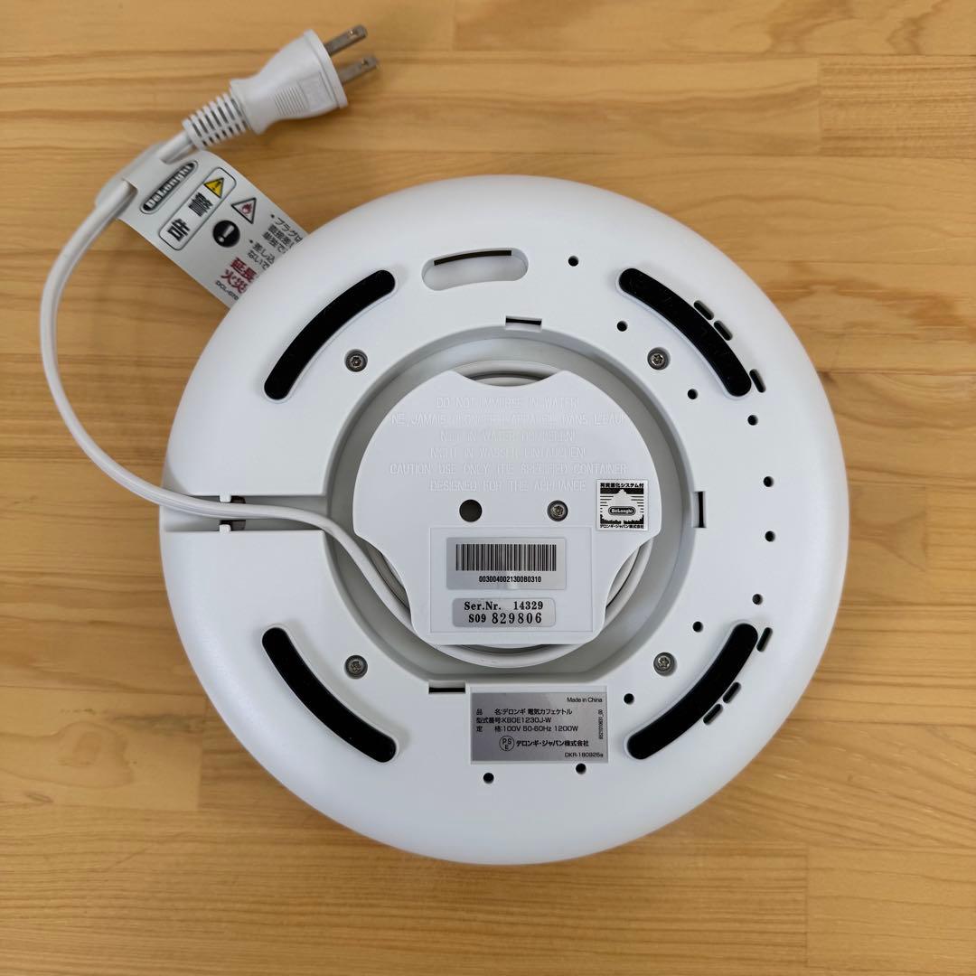 【美品】デロンギ　KBOE1230J ホワイト電気ケトル