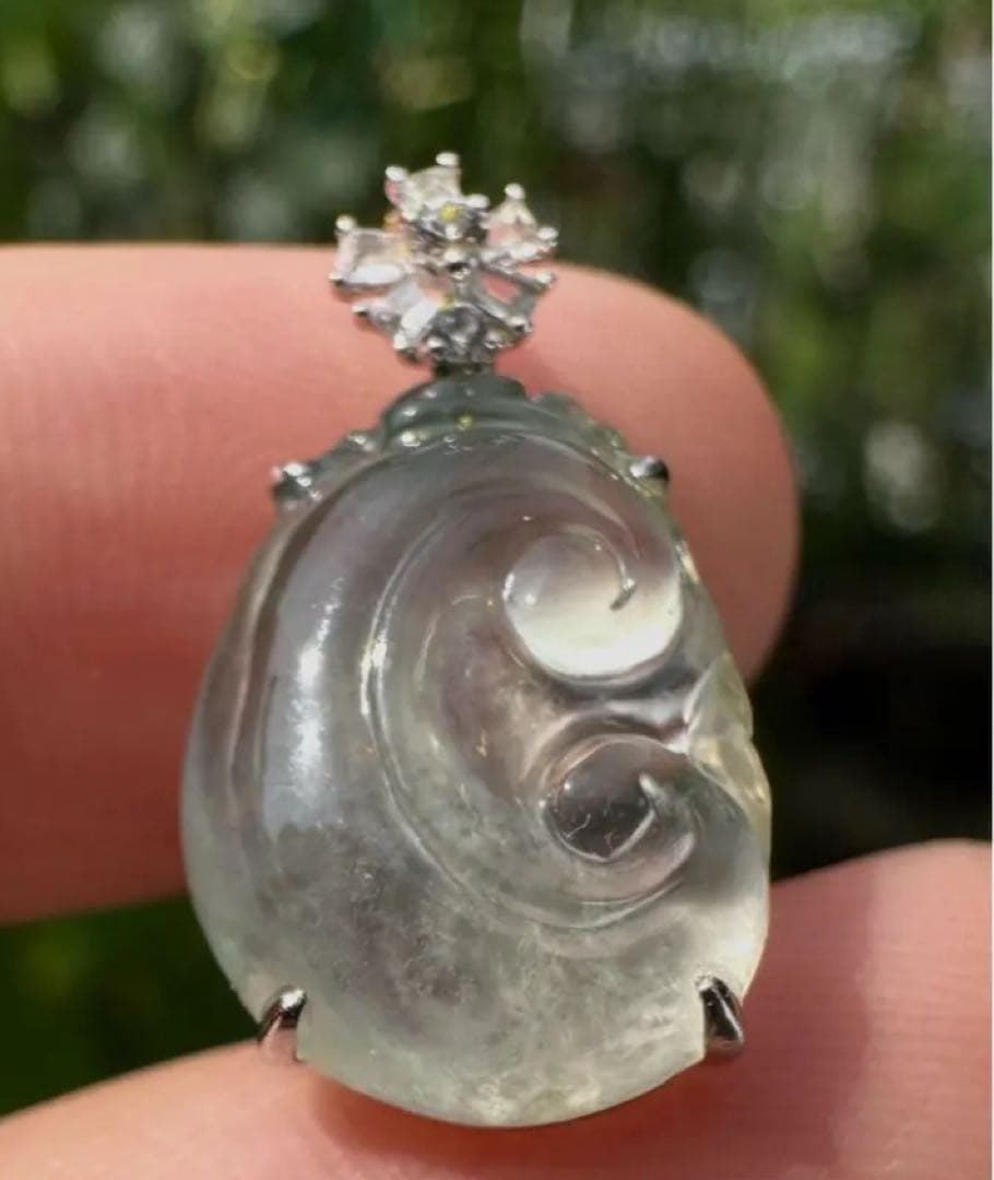 A U750ホワイト18￼ K 金製、纯天然冰種A貨ジェダイト本翡翠ペンダント