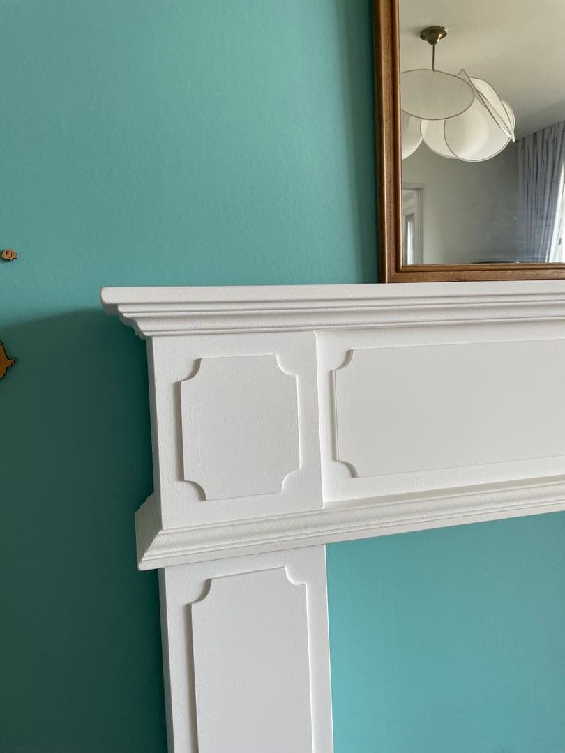 ホワイトクラシックスタイルマントルピース