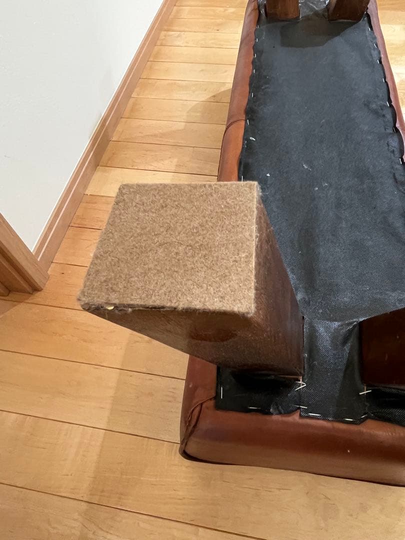 ブラウンレザー　スツール