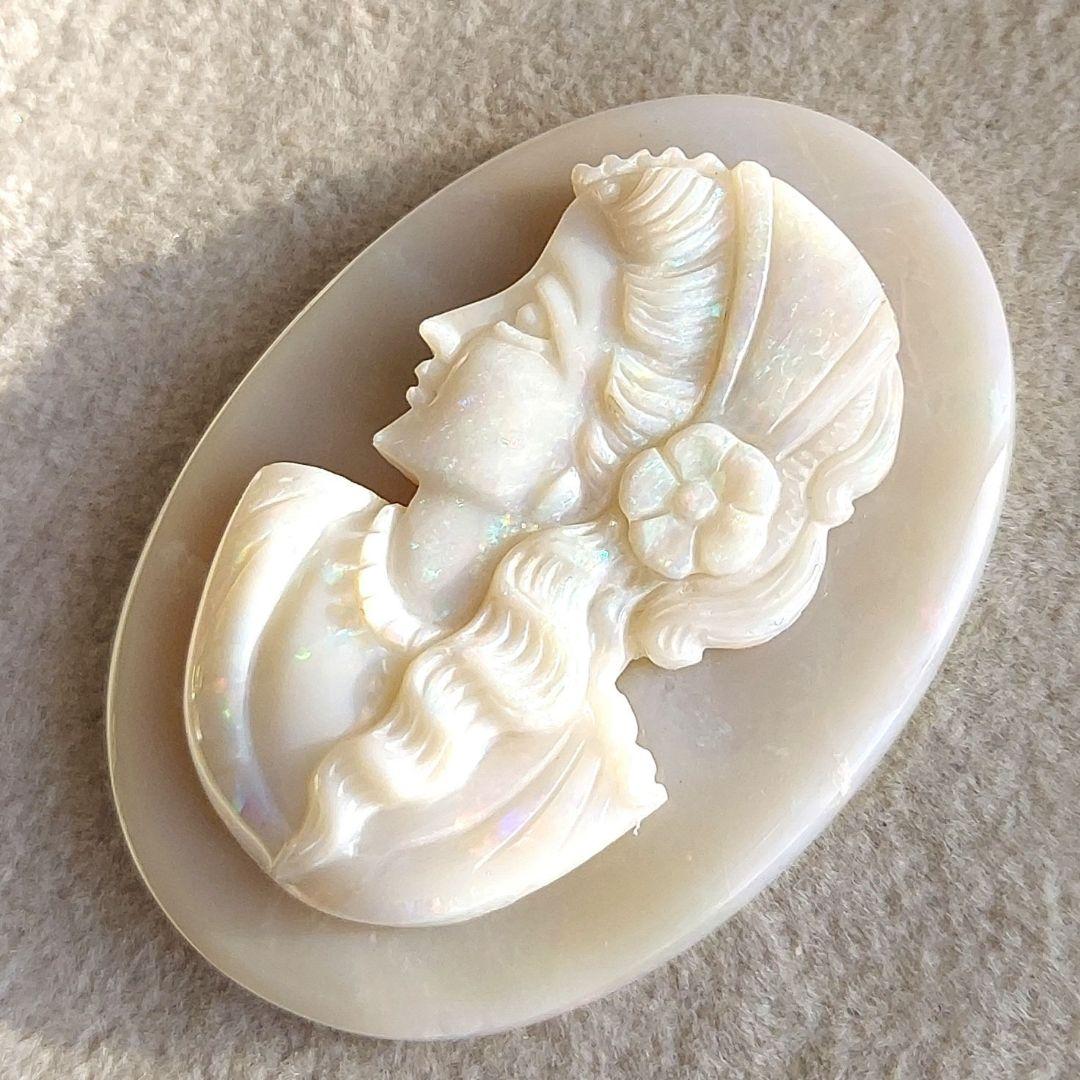 オパール　女性　カメオ　ルース