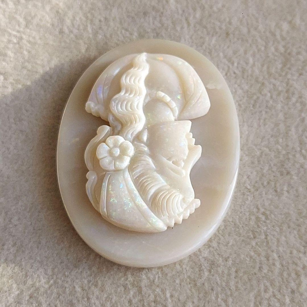 オパール　女性　カメオ　ルース