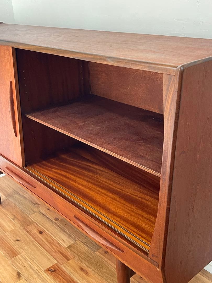 北欧 デンマーク ヴィンテージ チーク オイルフィニッシュ サイドボード