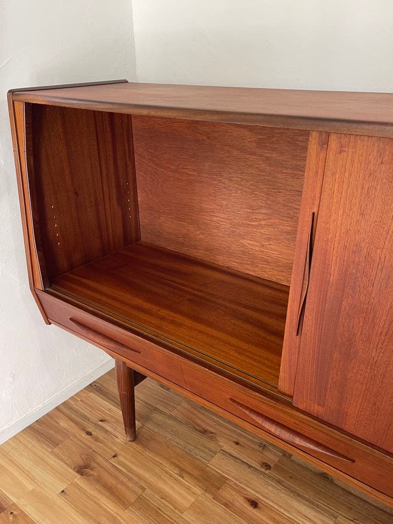 北欧 デンマーク ヴィンテージ チーク オイルフィニッシュ サイドボード